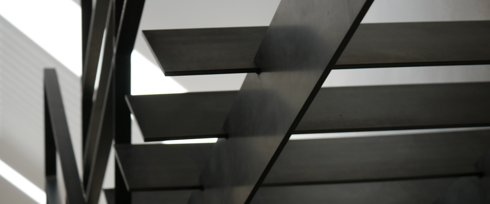 Stahltreppen nach Maß – stabil, langlebig & fachgerecht montiert
